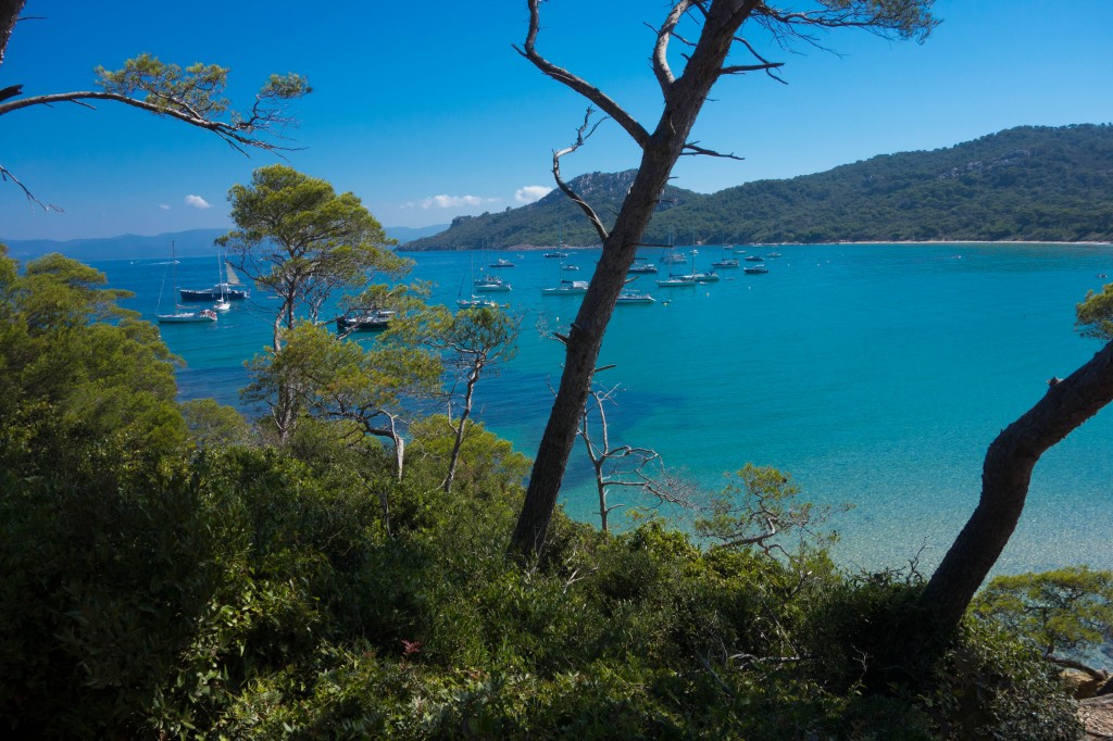 Plage a Toulon avec vue sur l'ile de Porquerolles