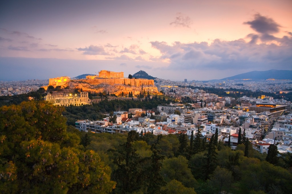Athènes; vue sur l'Acropole depuis la colline Filopappou 