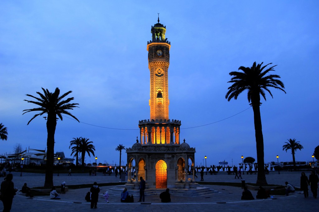 La Tour de l' horloge  d Izmir ( Turquie)