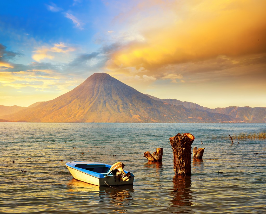 Le lac Atitlan situé au Sud-ouest du Guatemal